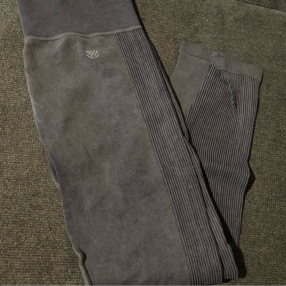 Forever 21 gray leggings